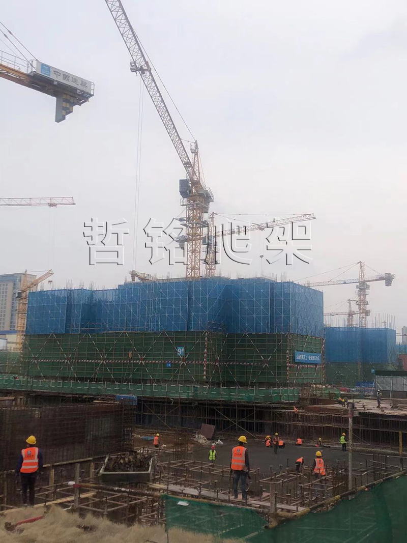 升降脚手架的安全管理策略与实践